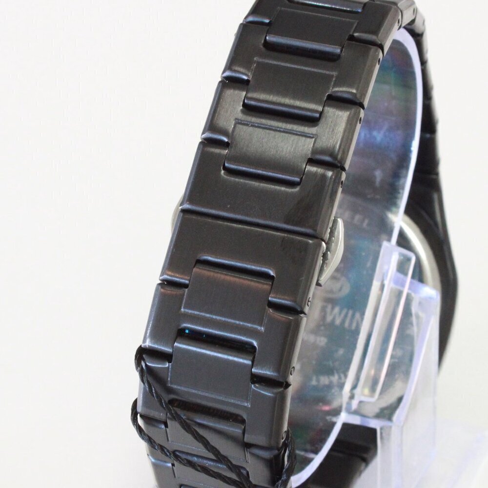 Men's Sports Watch Integrated Bracelet Blacked Out Quartz 41.5mm - Picture 11 of 13